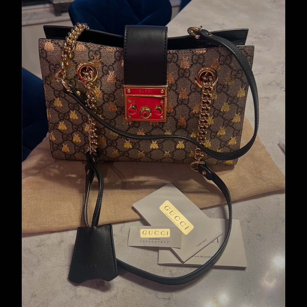 Gucci GG Supreme Bee Print Shoulder Bag with Gold Hardware and Black Trim